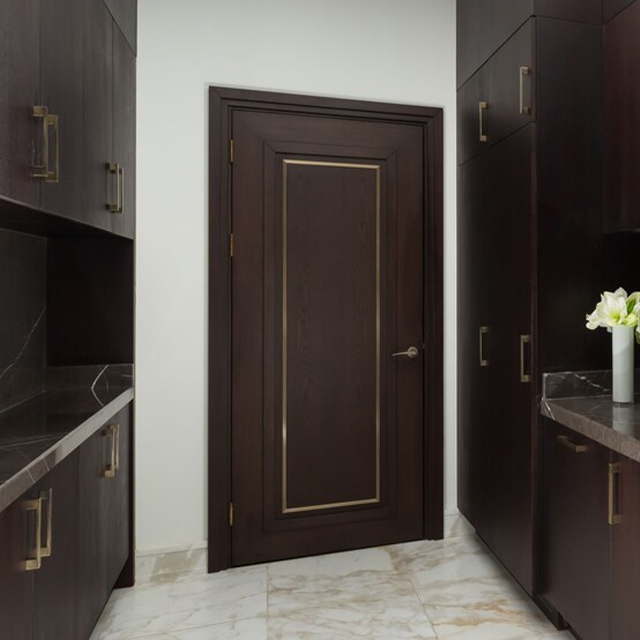 Hotel Door باب الفندق