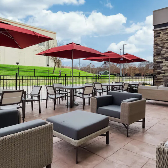 Durable All-Weather LXR Outdoor Furniture أثاث LXR خارجي متين ومناسب لجميع الأحوال الجوية