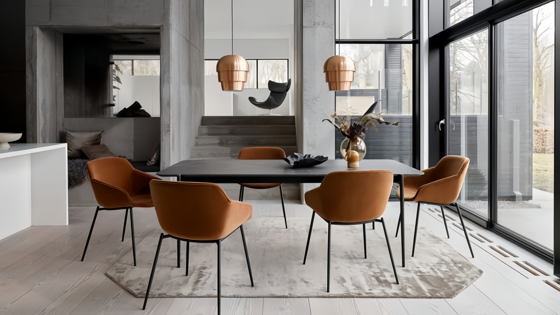 كرسي الطعام الجلدي