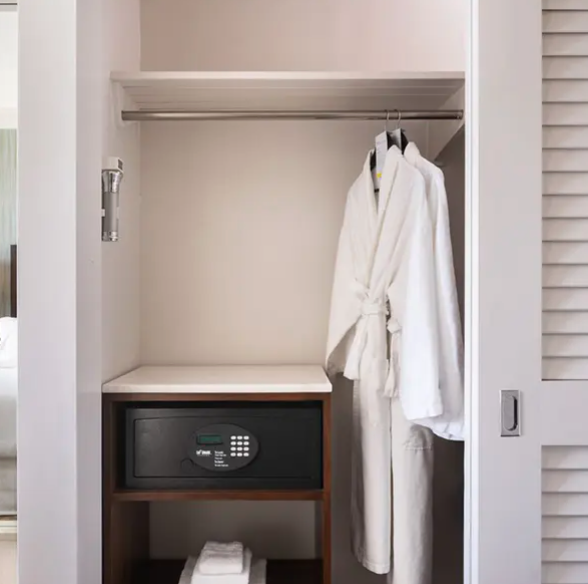Wardrobe Cabinets خزائن خزانة الملابس