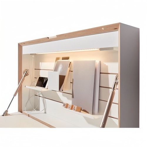 مكتب مثبت على الحائط