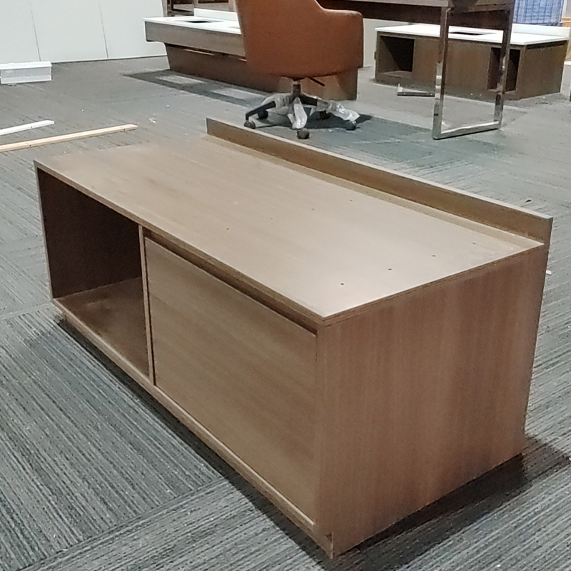 خزانة ميني بار لمدخل الفندق من Wood Grain