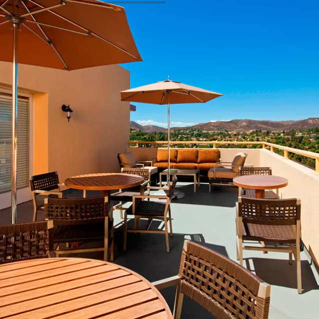 patio furniture أثاث الفناء