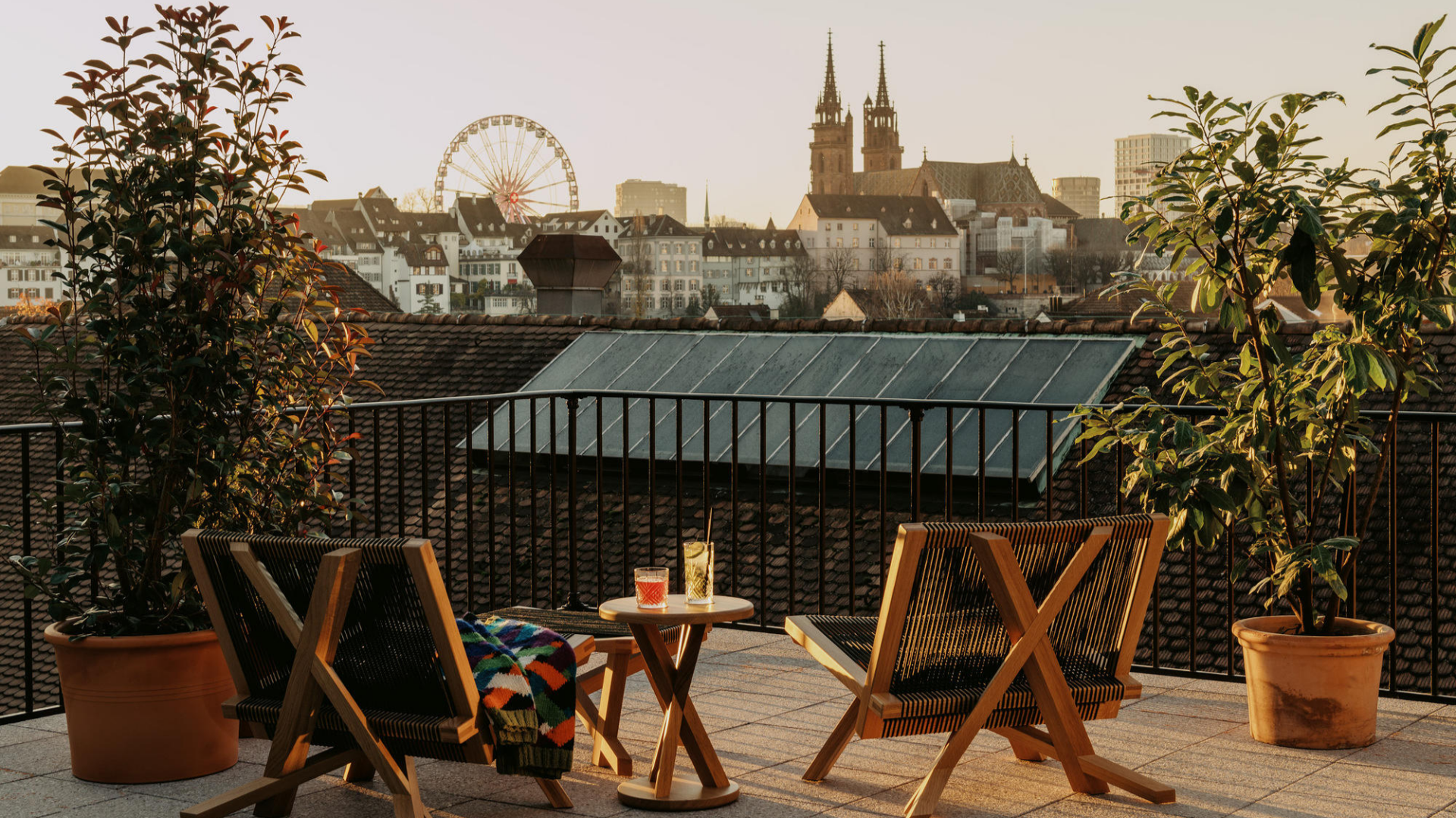 8 اتجاهات التصميم الداخلي للفندق المبتكرة لعام 2025: تبني الاستدامة والتكنولوجيا