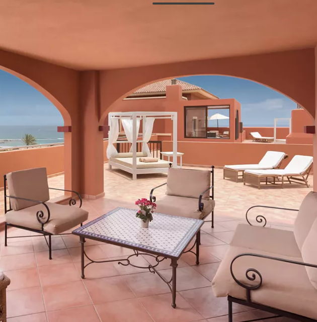 patio furniture أثاث الفناء
