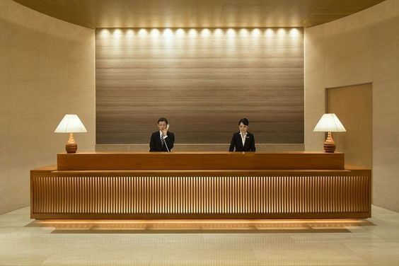 اختيار جدول الاستقبال المناسب لفندقك: دليل شامل