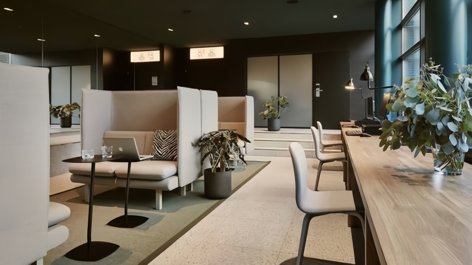 أثاث الفندق الذكي