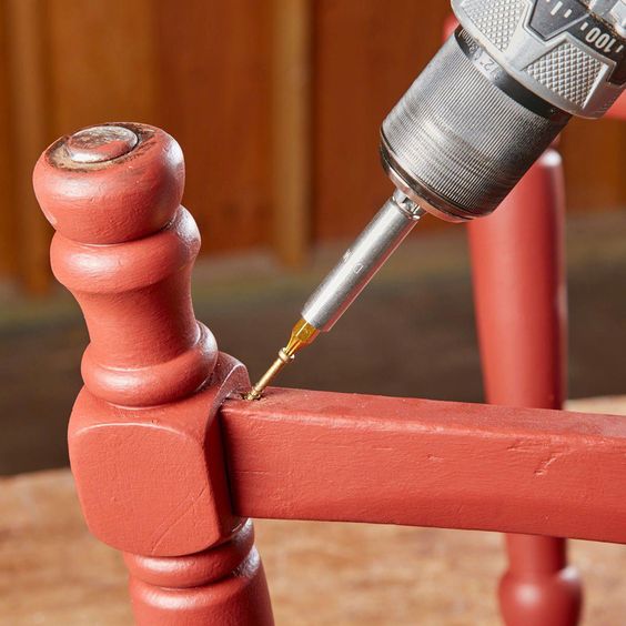 إصلاح الأثاث