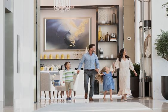  أثاث الضيافة للفندق الصديق للطفل: التصميم من أجل السلامة والراحة والمرح